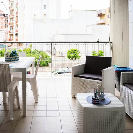Sisters In Law Blue House Apartment *